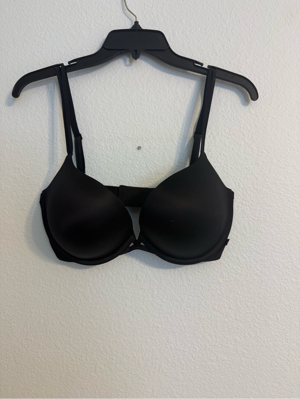 Victoria's Secret Black Smooth Underwire very sexy Push-Up Bra
